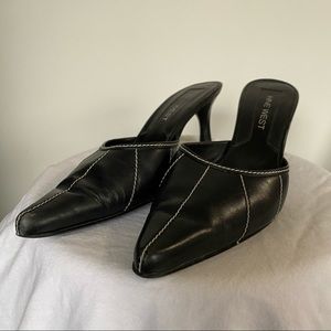 Nine West black pointed toe mule white stitching